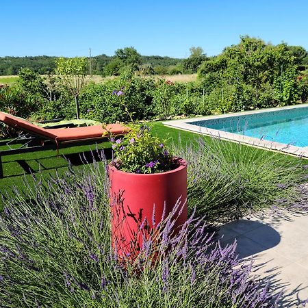Les Papillons D'Uzes Bed & Breakfast Saint-Laurent-la-Vernède Dış mekan fotoğraf