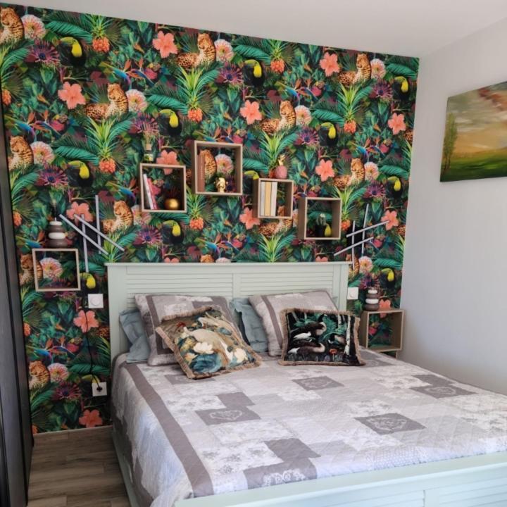 Les Papillons D'Uzes Bed & Breakfast Saint-Laurent-la-Vernède Dış mekan fotoğraf