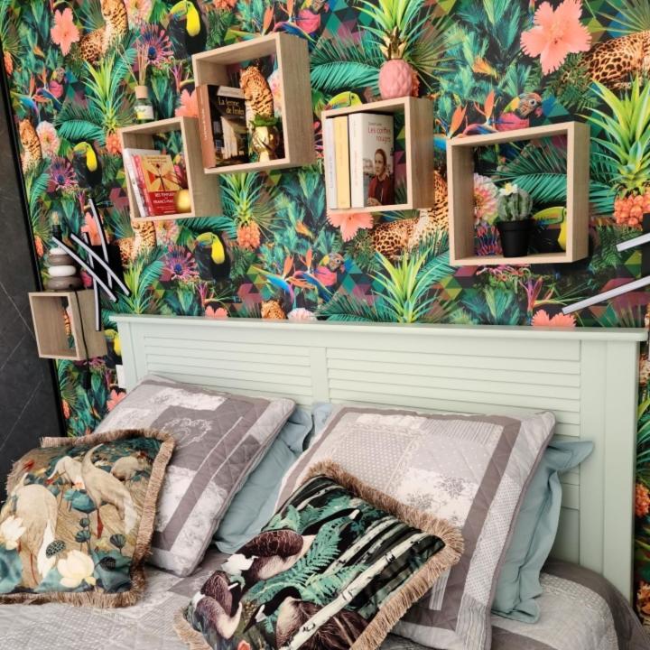 Les Papillons D'Uzes Bed & Breakfast Saint-Laurent-la-Vernède Dış mekan fotoğraf