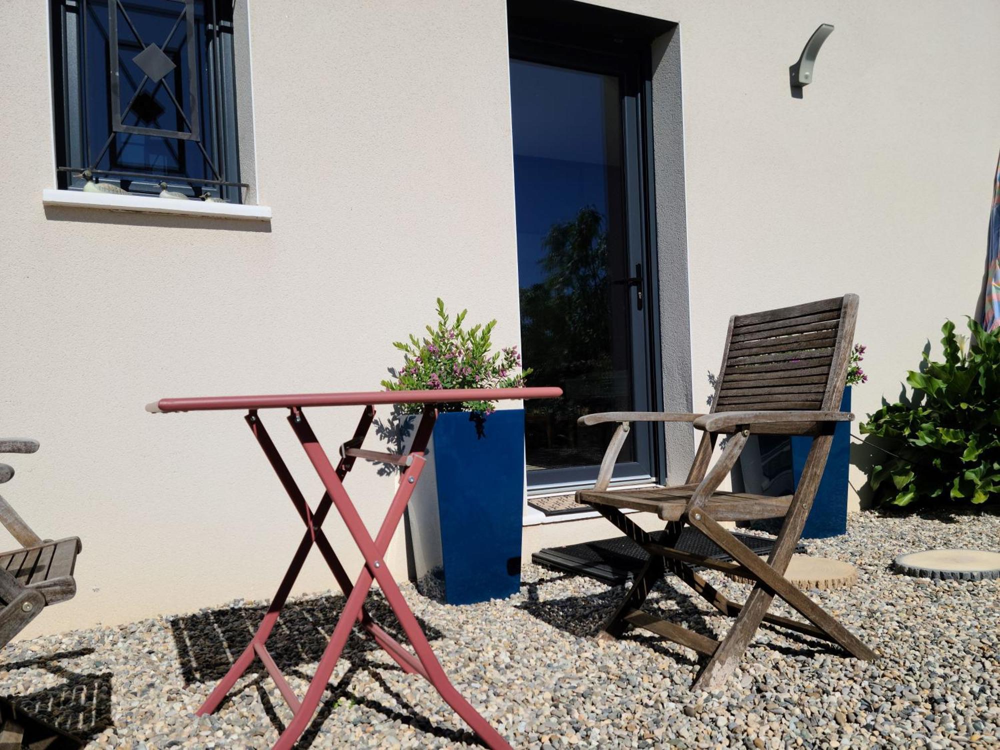 Les Papillons D'Uzes Bed & Breakfast Saint-Laurent-la-Vernède Dış mekan fotoğraf