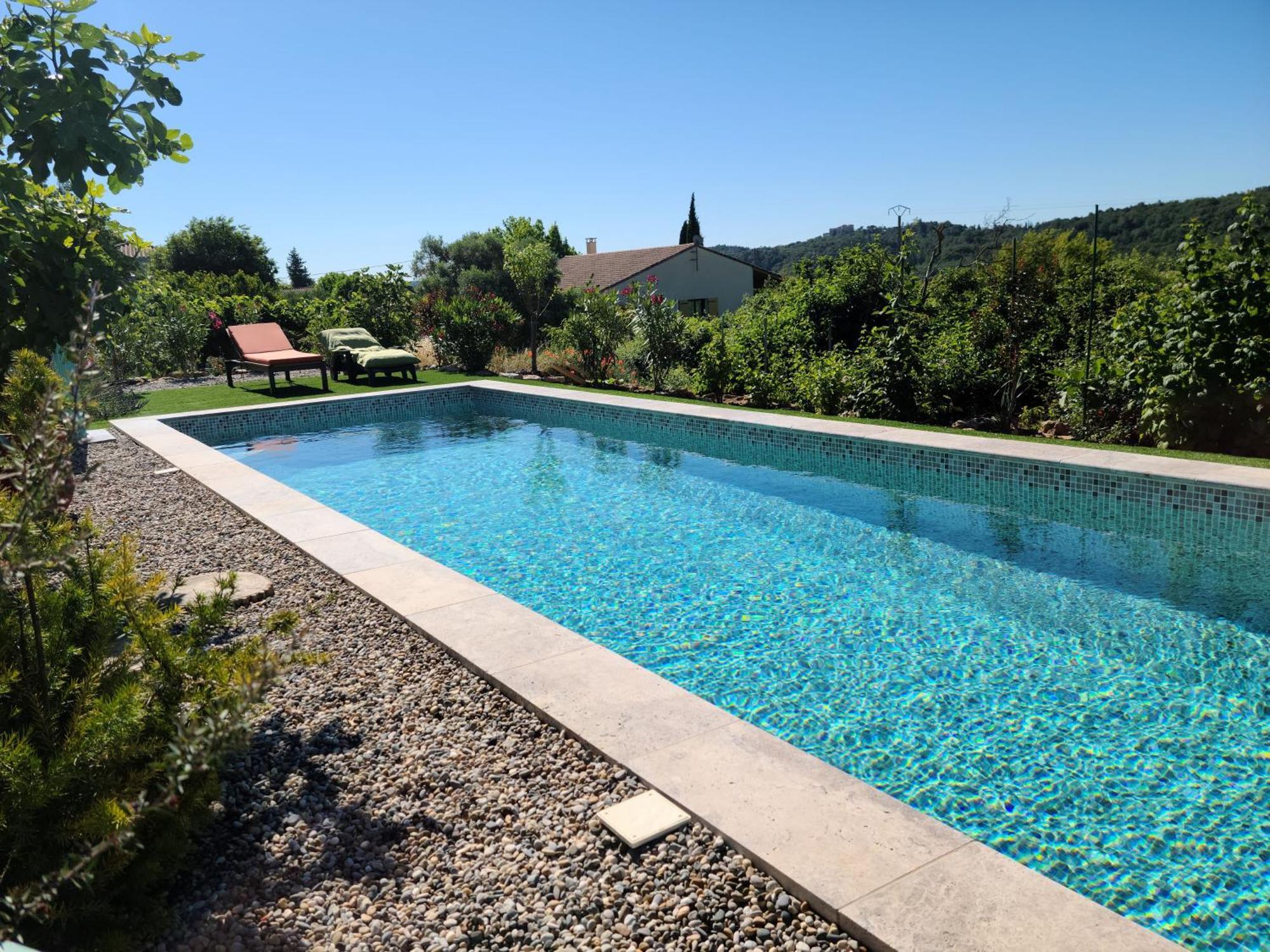 Les Papillons D'Uzes Bed & Breakfast Saint-Laurent-la-Vernède Dış mekan fotoğraf